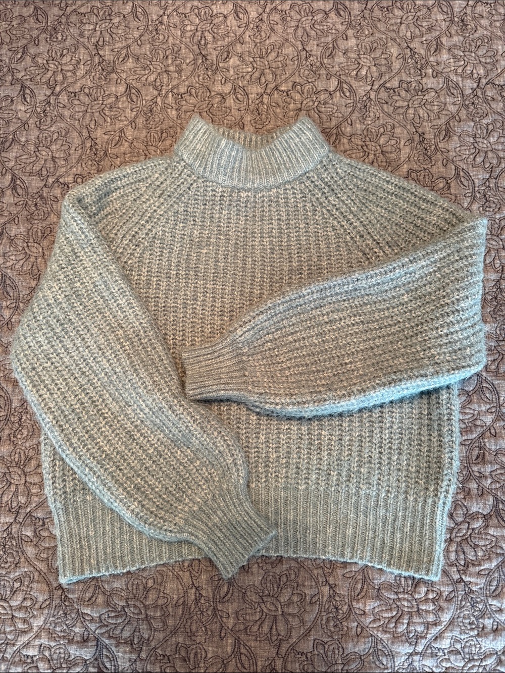 Universal Thread Heathered Light Gray Mock Neck Sweater